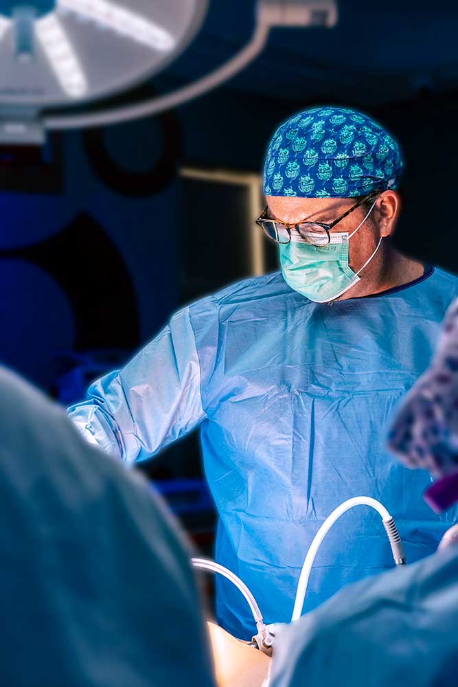 Dr Tomas Escalante Tattersfield operating